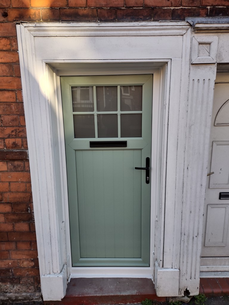 StormMeister flood door cottage style in green